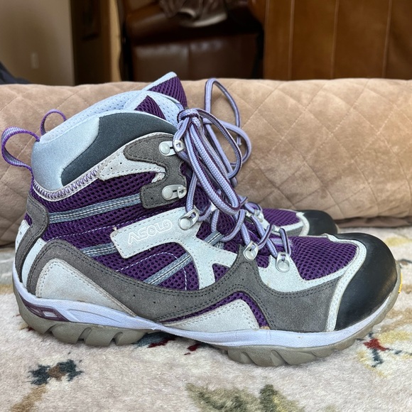 Asolo Ellery Hiking Boot - great condition. A tad short for me. - Picture 3 of 11